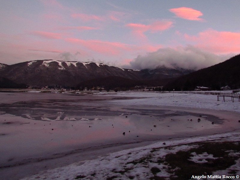 Servizio fotografico: situazione neve al Piano Laceno per famiglie e turisti (04-01-2012)