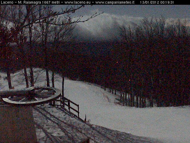 Webacam Laceno: luna al Raiamagra, nubi al Polveracchio