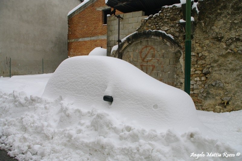 Servizio fotografico: Bagnoli Irpino dopo l’intervento dei mezzi spazzaneve