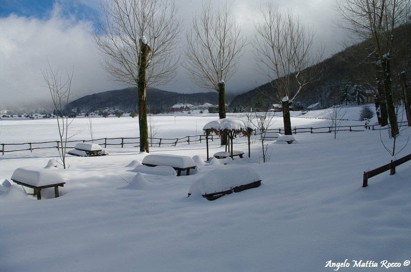 Servizio fotografico: 80 cm di neve al piano Laceno (04-02-2012)
