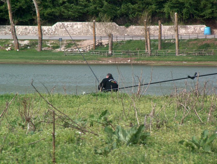 Pesca: rinviato il ripopolamento 2012 del Lago Laceno