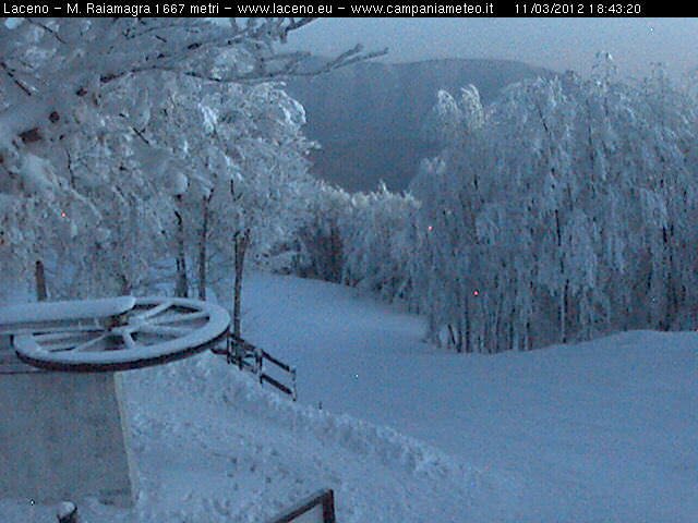webcam Laceno e Monte Raiamagra: chiarori notturni e contorni al tramonto