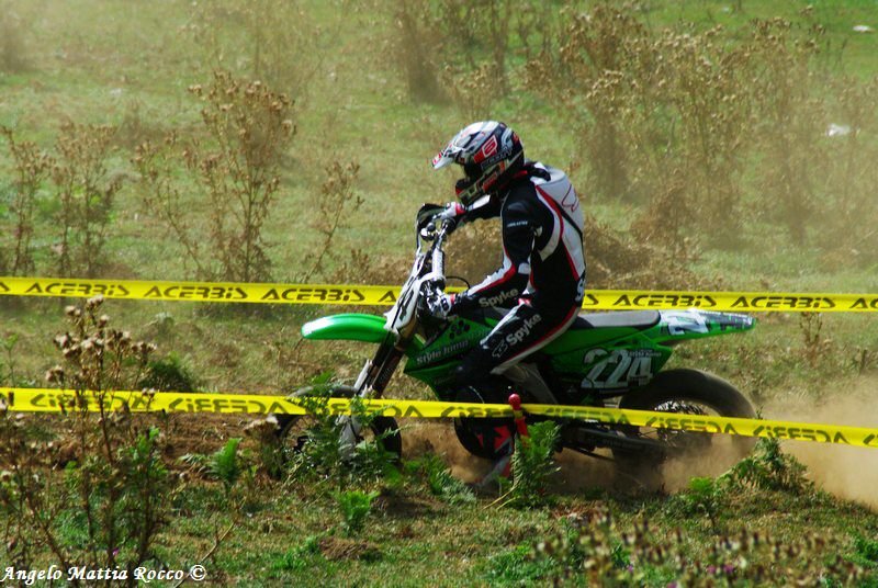 Servizio fotografico: Spettacolo al “I trofeo supermotard Laceno”