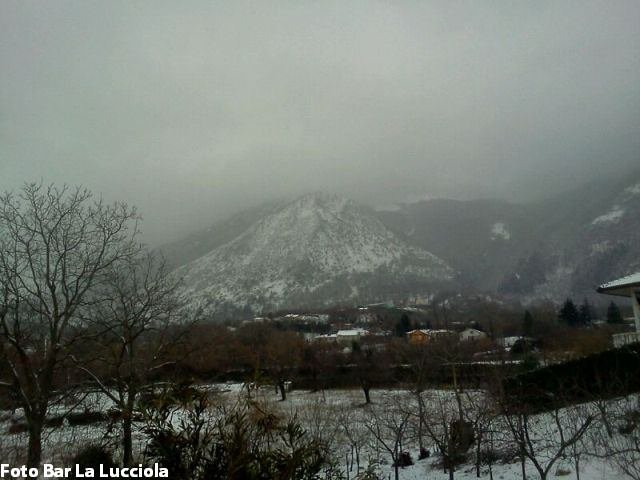 Situazione neve a Bagnoli Irpino 650 m: foto di pochi minuti fa