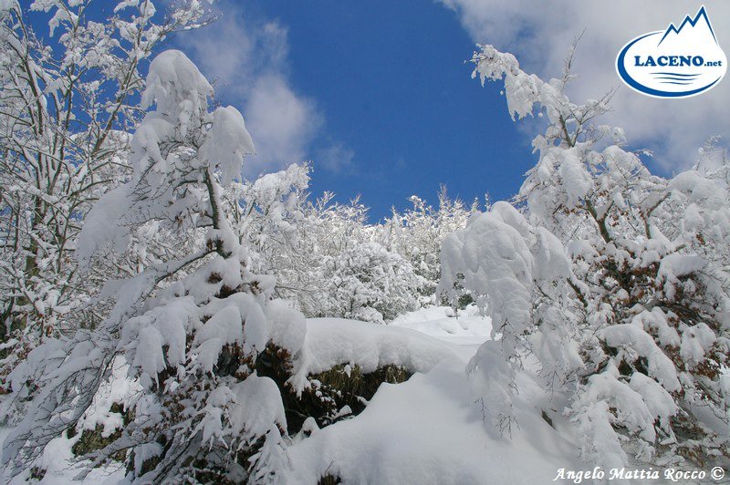 Servizio fotografico: la neve fresca e l’acqua dei pianori lacenesi, ciaspolata del 16-03-2013