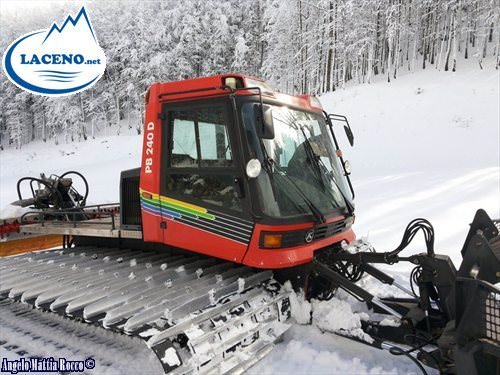 Servizio fotografico: battipista in azione – prove tecniche in vista di probabile apertura in settimana